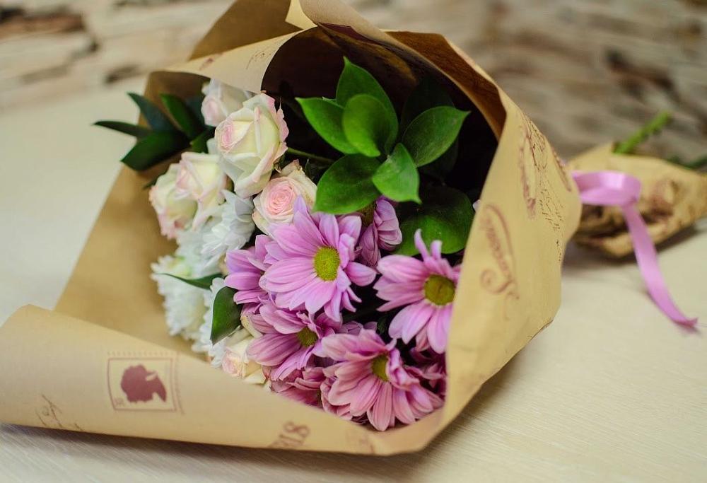 Букет цветов из: Розы и Хризантемы в Зелёную Поляну