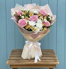 Букет цветов из:  Гвоздики, Орхидеи и Розы в Зелёную Поляну