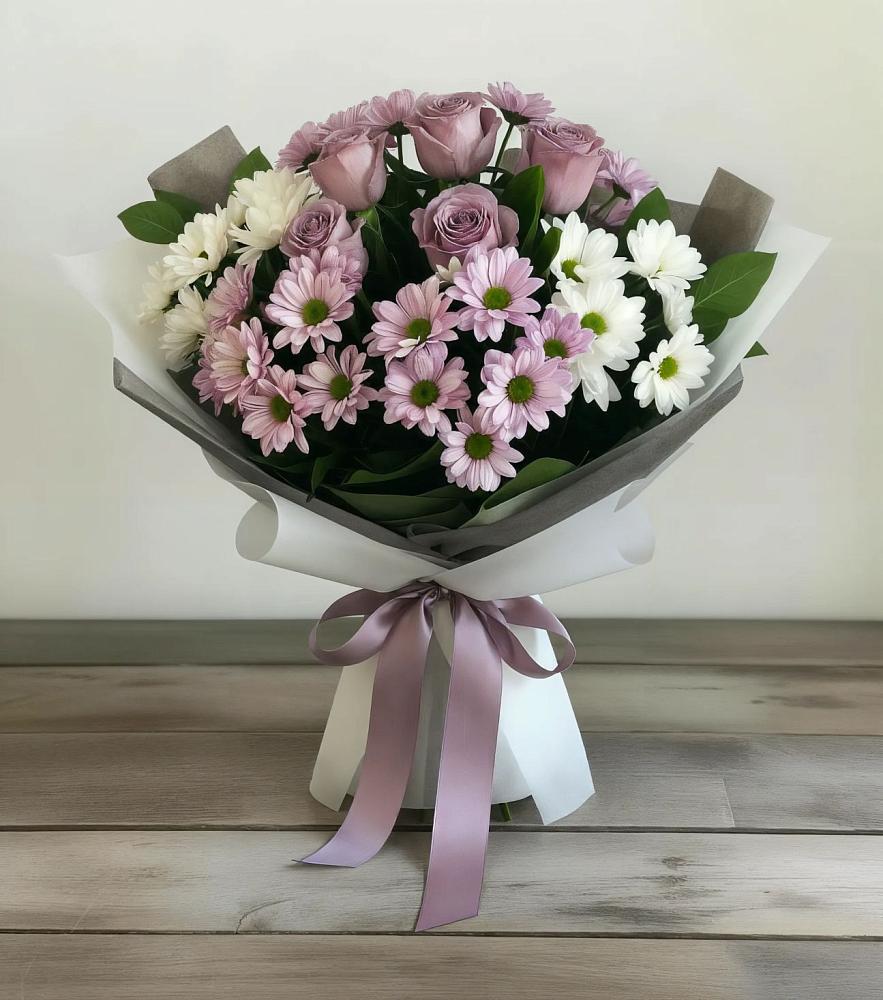 Букет цветов из: Хризантемы и Розы в Зелёную Поляну