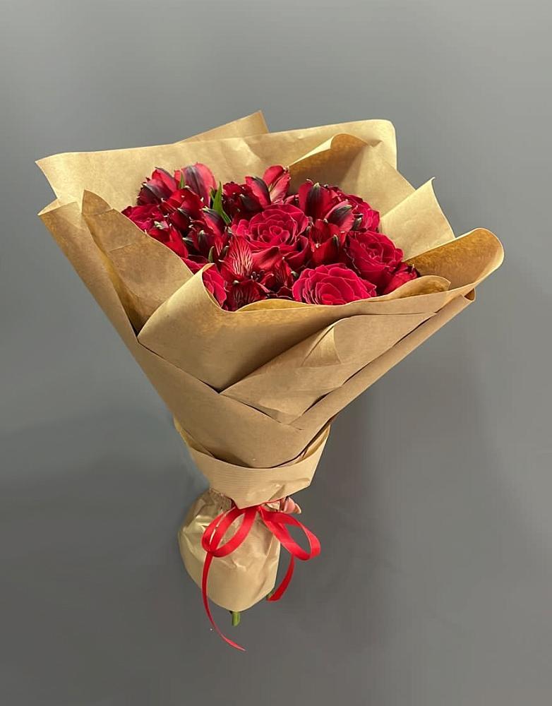 Букет цветов из: Альстромерии и Розы в Зелёную Поляну