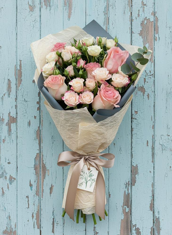 Букет цветов из: Розы в Зелёную Поляну