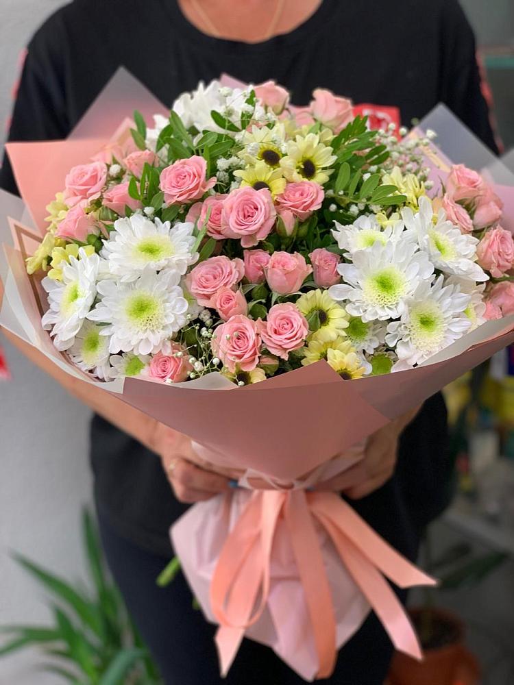 Букет цветов из: Розы и Хризантемы в Зелёную Поляну