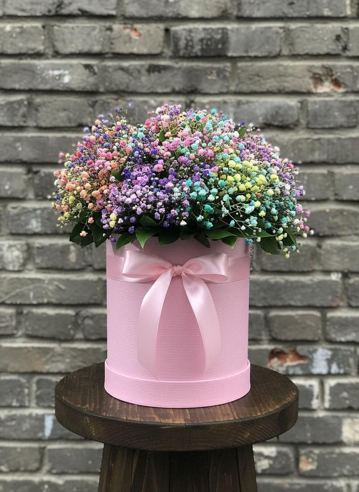 Цветочная композиция из Гипсофила и Розы в шляпной коробке в Зелёную Поляну