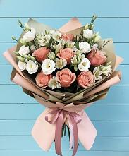 Букет цветов из:  Розы, Альстромерии и Лизиантусы в Зелёную Поляну