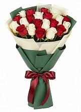 Букет Микс из красных и белых роз в Зелёную Поляну