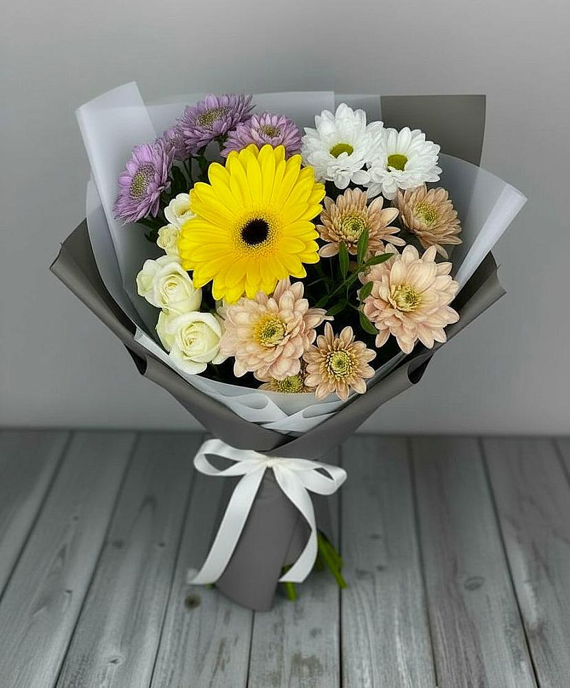Букет цветов из: Розы, Герберы и Хризантемы в Зелёную Поляну