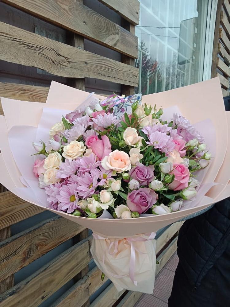 Букет цветов из: Розы и Хризантемы в Зелёную Поляну