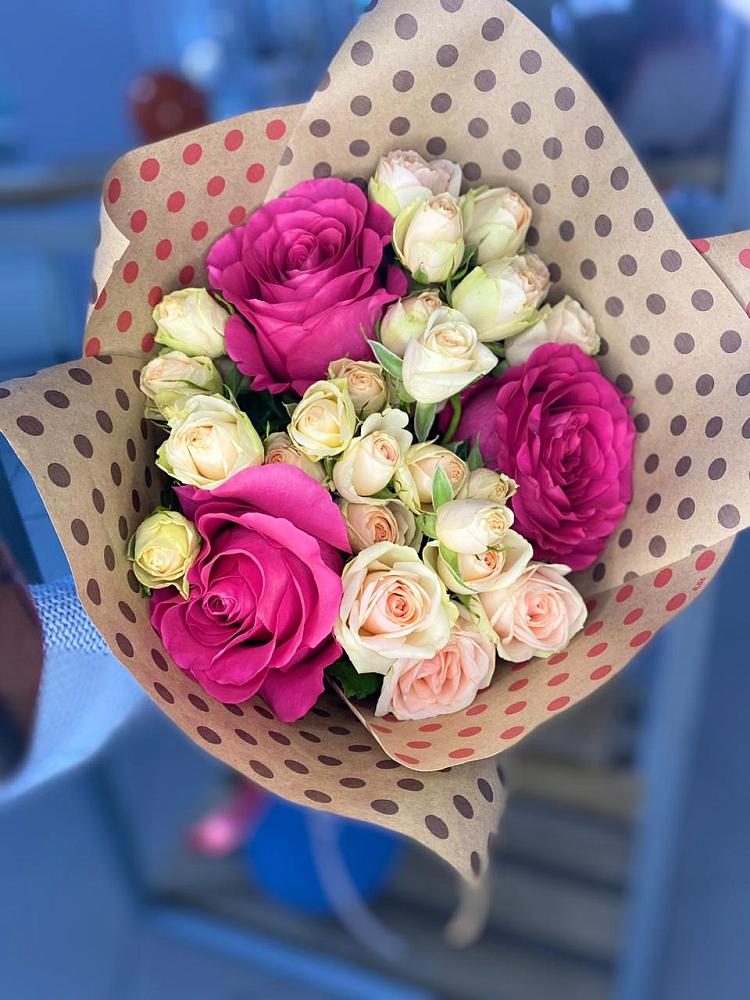 Букет цветов из: Розы в Зелёную Поляну