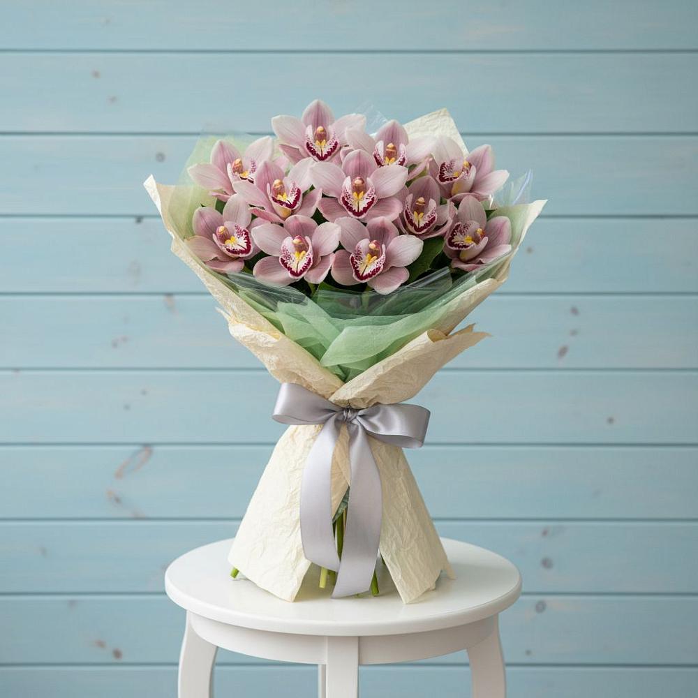 Букет цветов из: Орхидеи и Розы в Зелёную Поляну