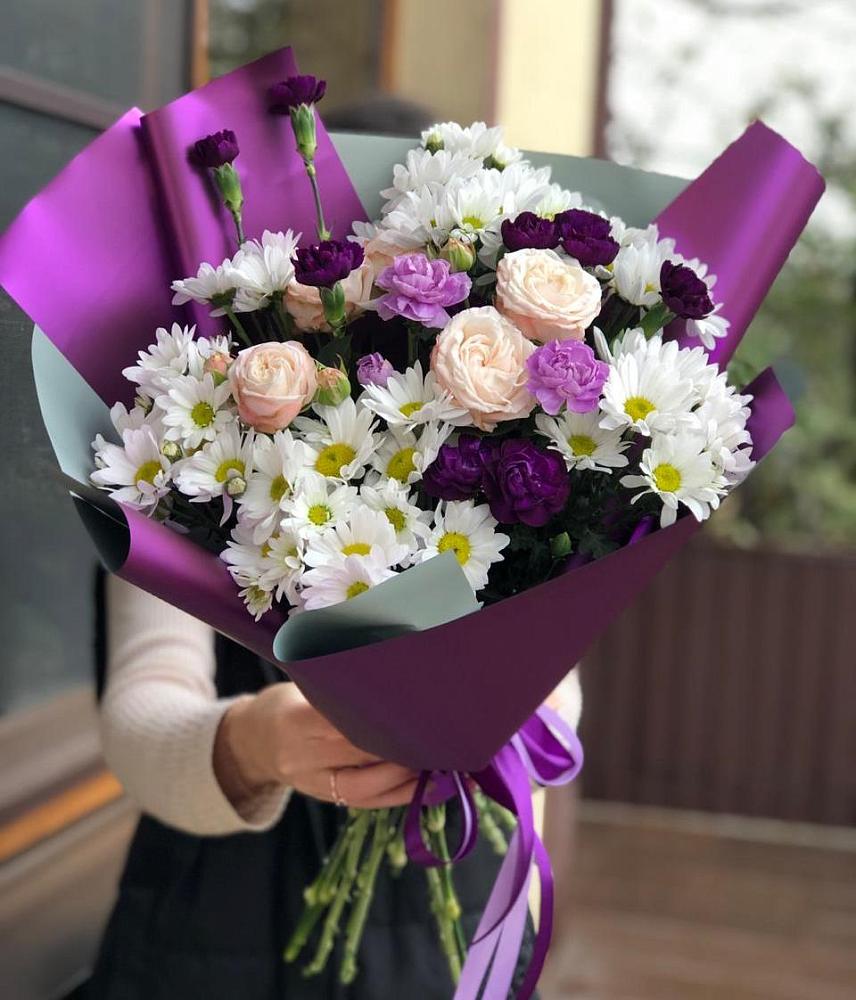 Букет цветов из: Хризантемы, Гвоздики и Розы в Зелёную Поляну