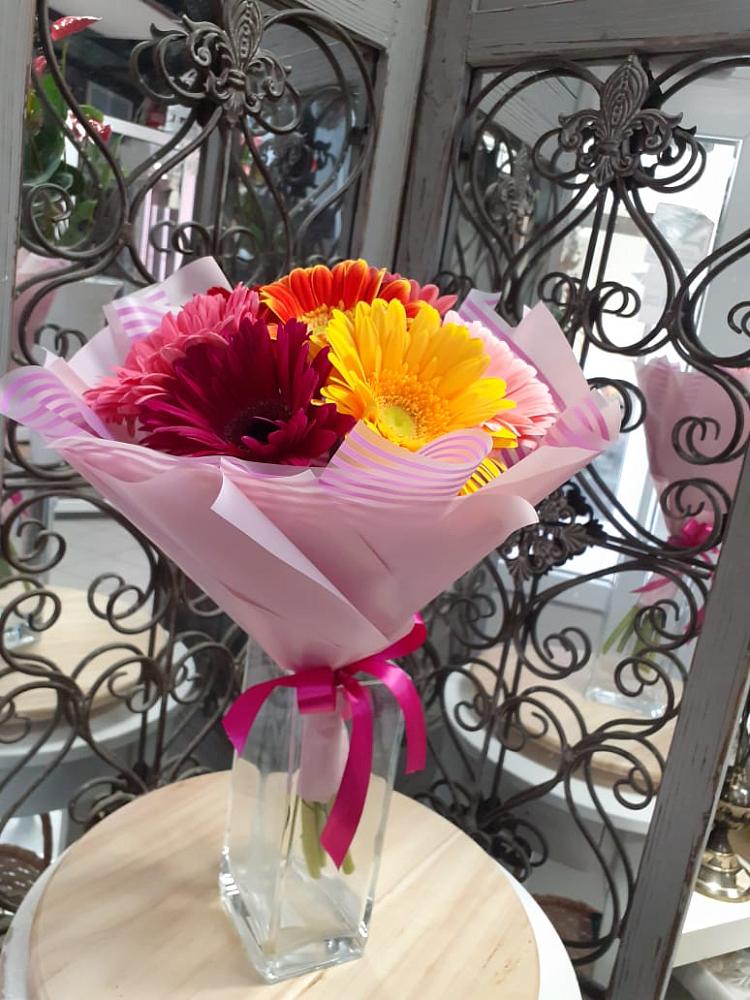 Букет цветов из: Герберы в Зелёную Поляну