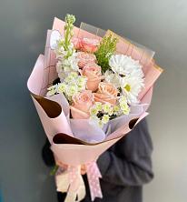 Букет цветов из:  Хризантемы и Розы в Зелёную Поляну