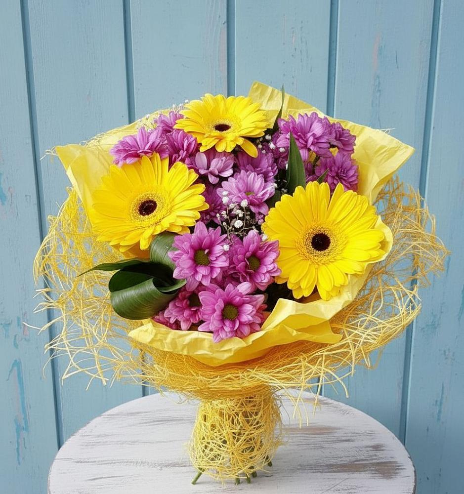 Букет цветов из: Хризантемы и Герберы в Зелёную Поляну