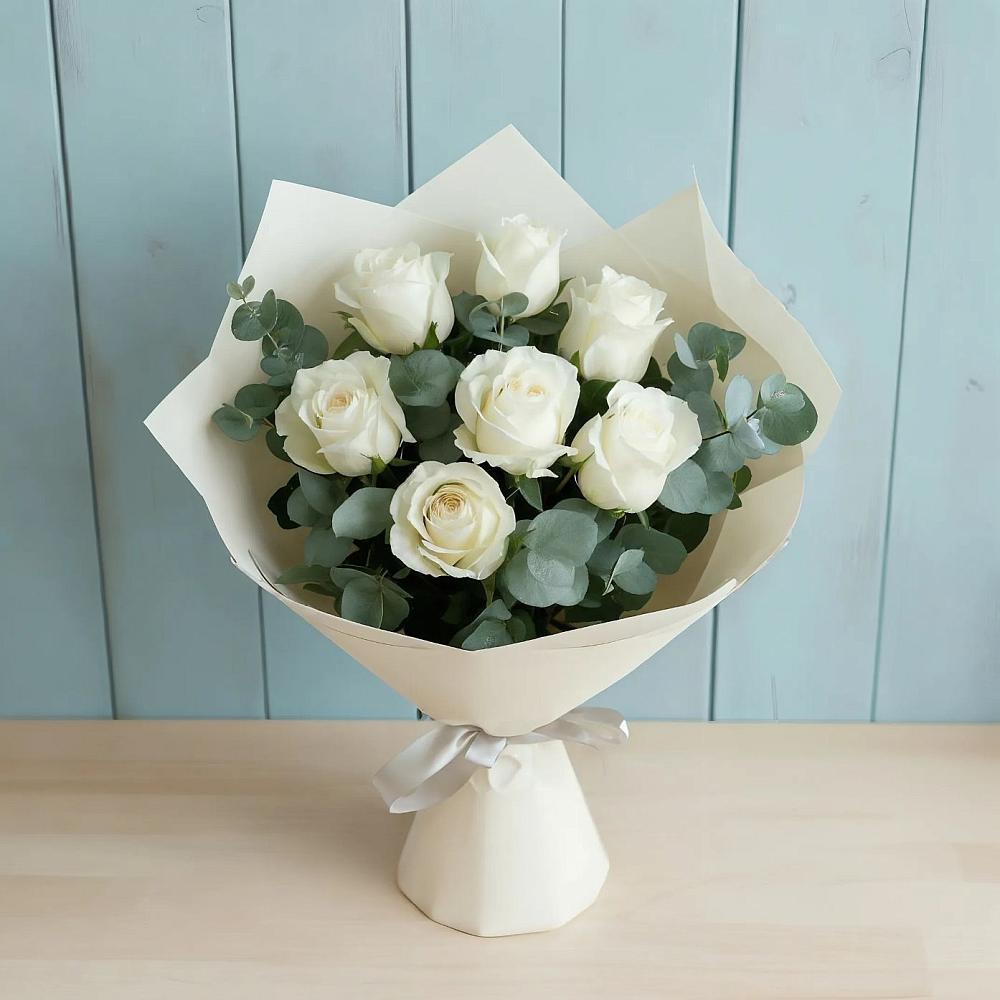 Букет Белые розы в Эвкалипте в Зелёную Поляну