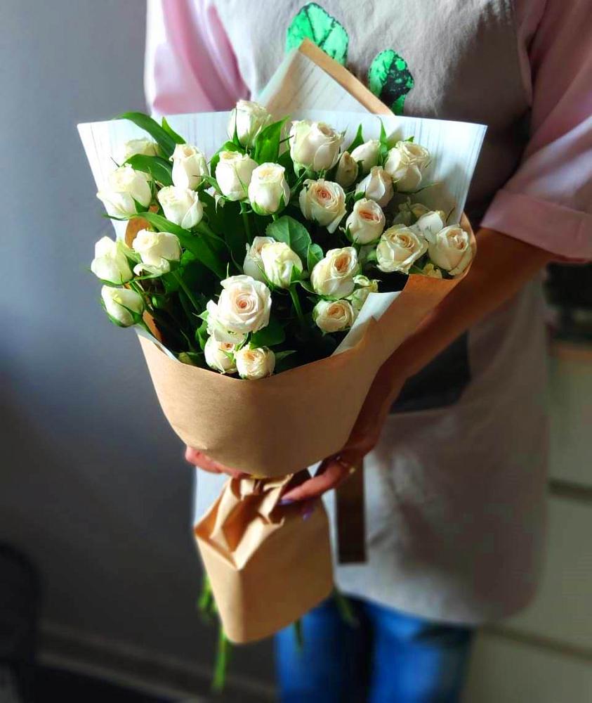 Букет цветов из: Розы в Зелёную Поляну