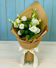 Букет цветов из:  Хризантемы и Лизиантусы в Зелёную Поляну