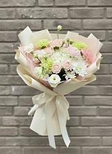 Букет цветов из:  Гвоздики, Розы, Лизиантусы и Хризантемы #REPLACE_PRED# Зелёную Поляну