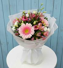 Букет цветов из:  Герберы, Альстромерии и Лизиантусы #REPLACE_PRED# Зелёную Поляну