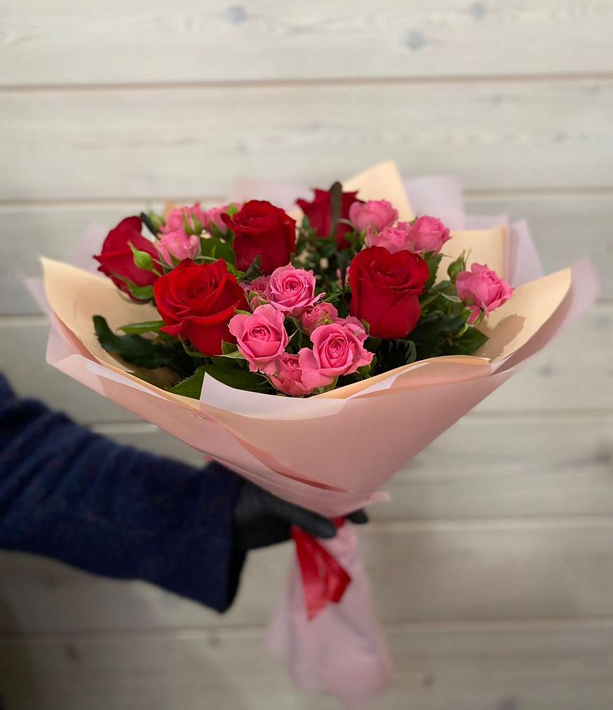 Букет цветов из: Розы в Зелёную Поляну