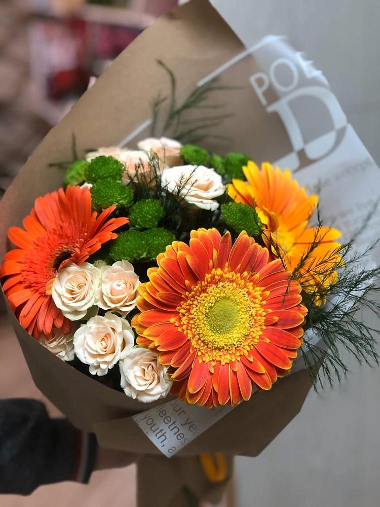 Букет цветов из: Герберы, Хризантемы и Розы в Зелёную Поляну